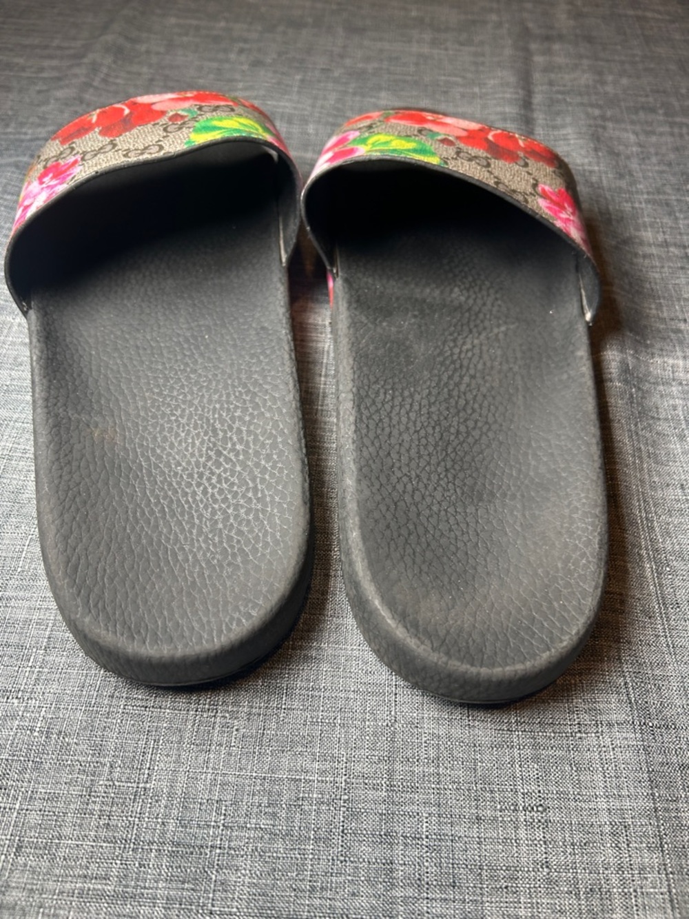 Gucci Black Slide Sandals with Multicolor Floral Logo Strap - Picture 3 of 5